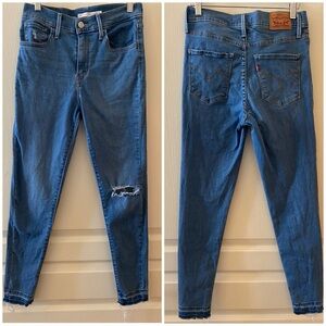 LEVI'S Women's 720 High Rise Super Skinny Jeans Distressed Knee - 27